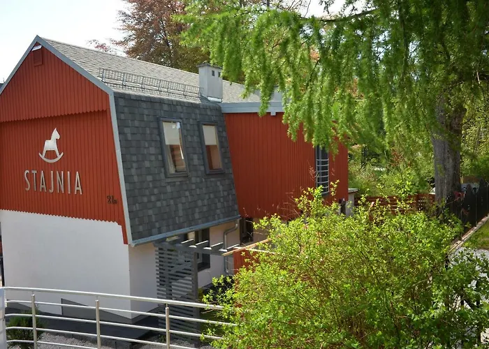 Stajnia *